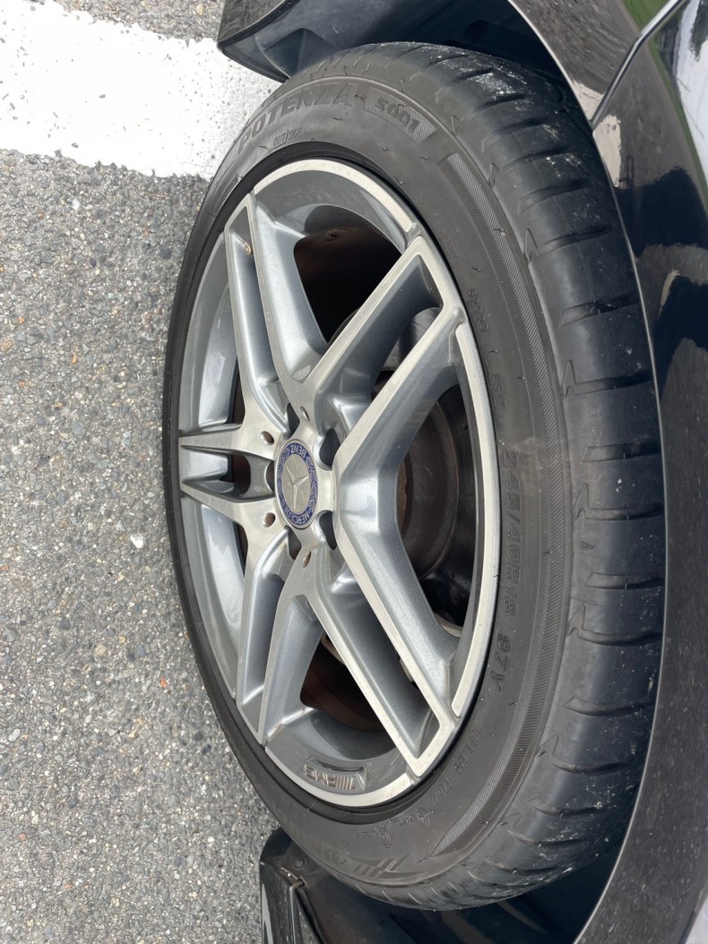 タイヤホイール前