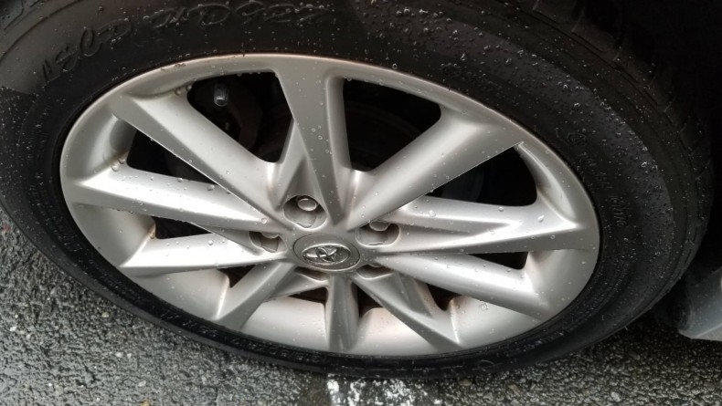 タイヤホイール前