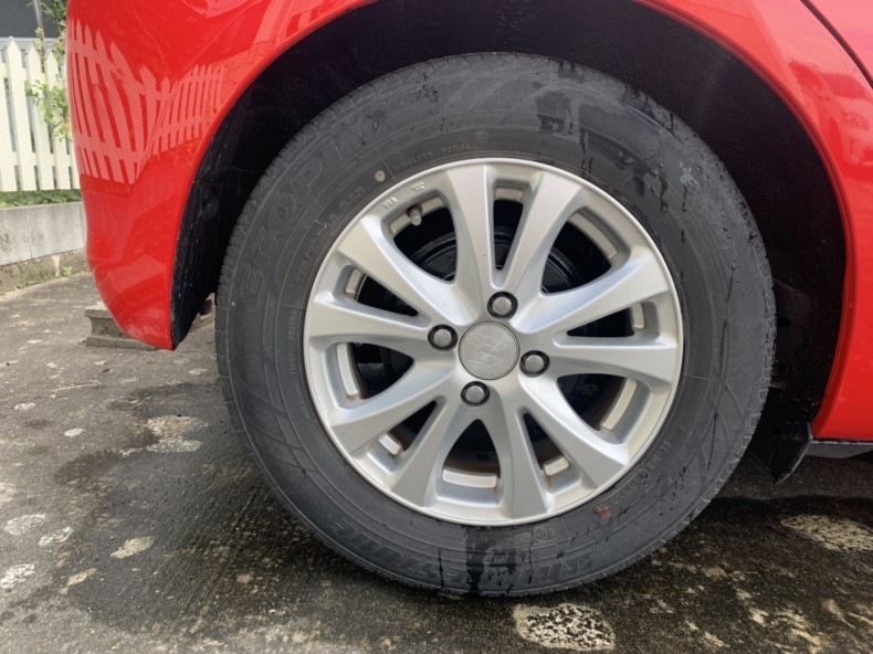 タイヤホイール前