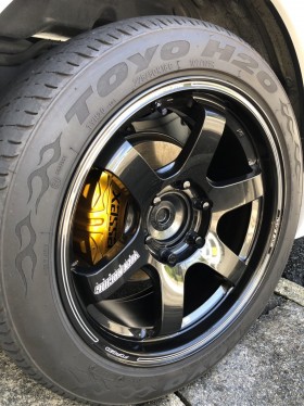 タイヤホイール前