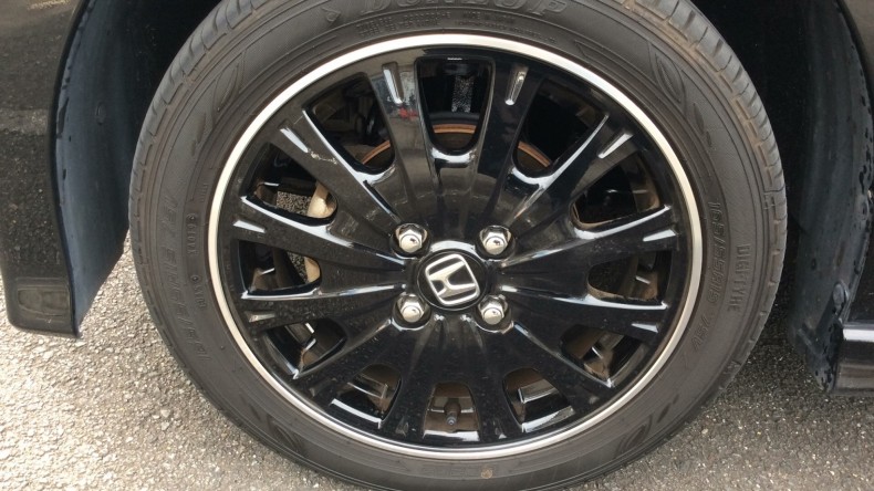 タイヤホイール前