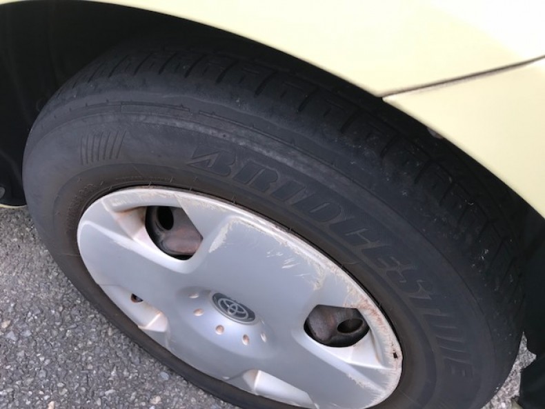 タイヤホイール前