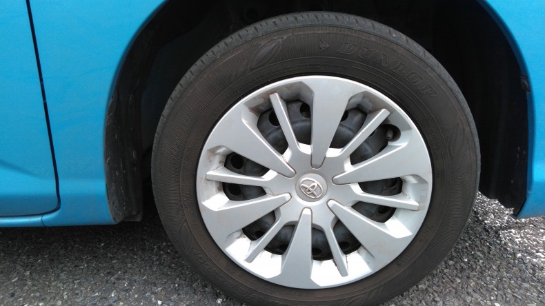 タイヤホイール前