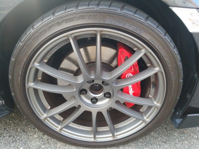 タイヤホイール前