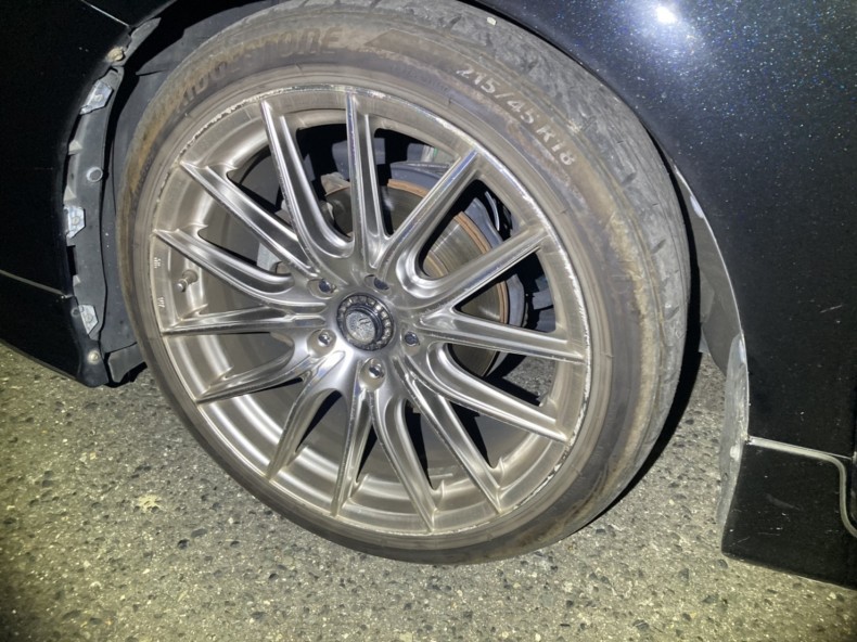 タイヤホイール前