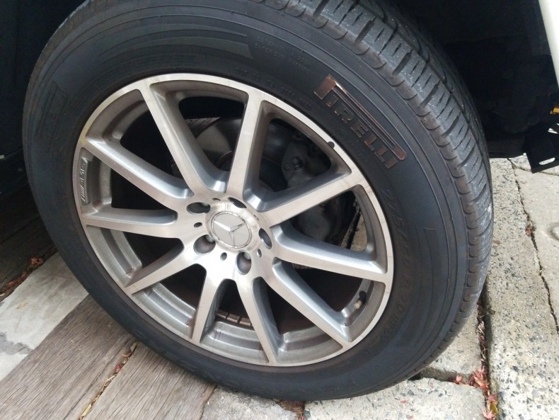 タイヤホイール前