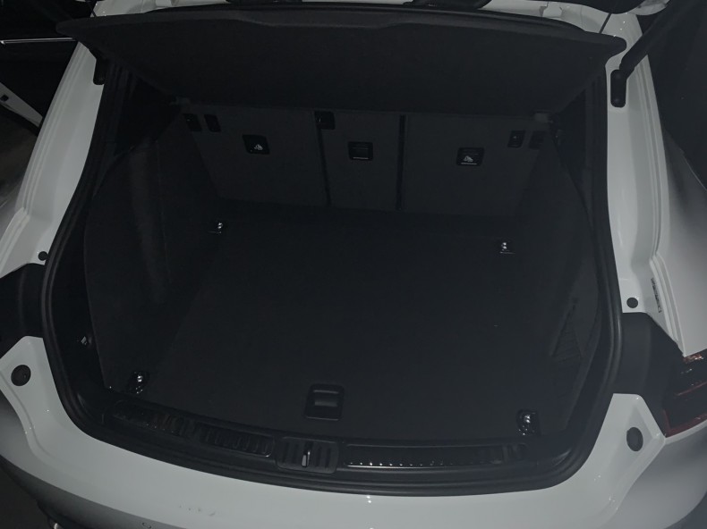 内装トランク