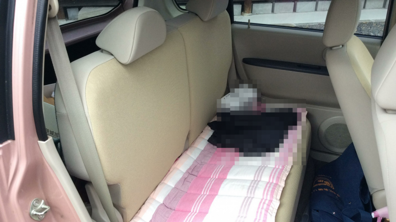 内装後方シート