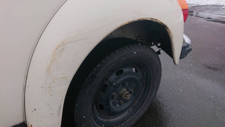 タイヤホイール前