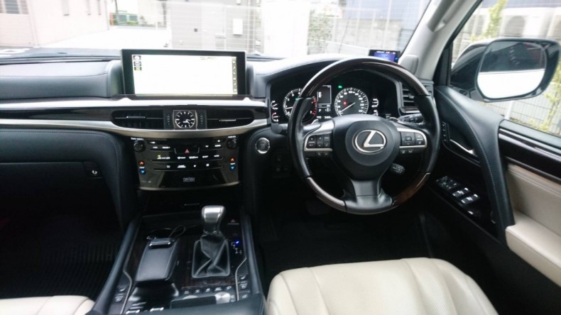 内装インパネ全体