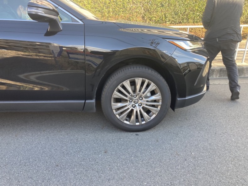 タイヤホイール前