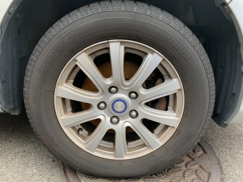 タイヤホイール前