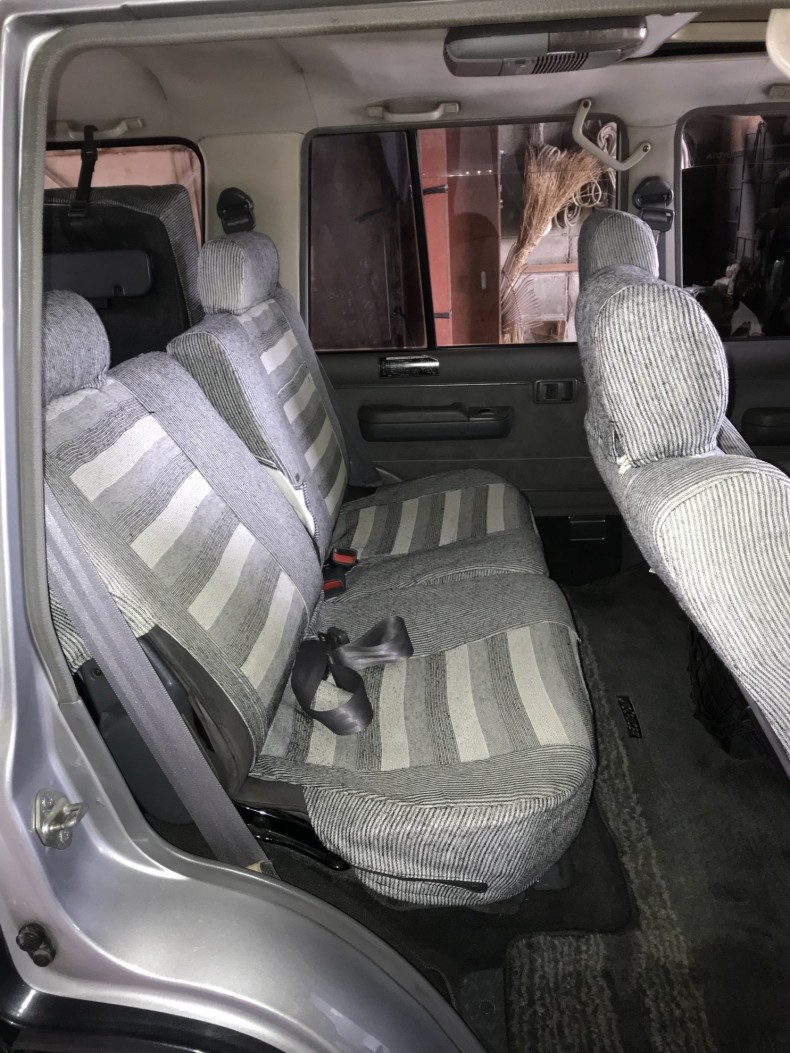 内装後方シート