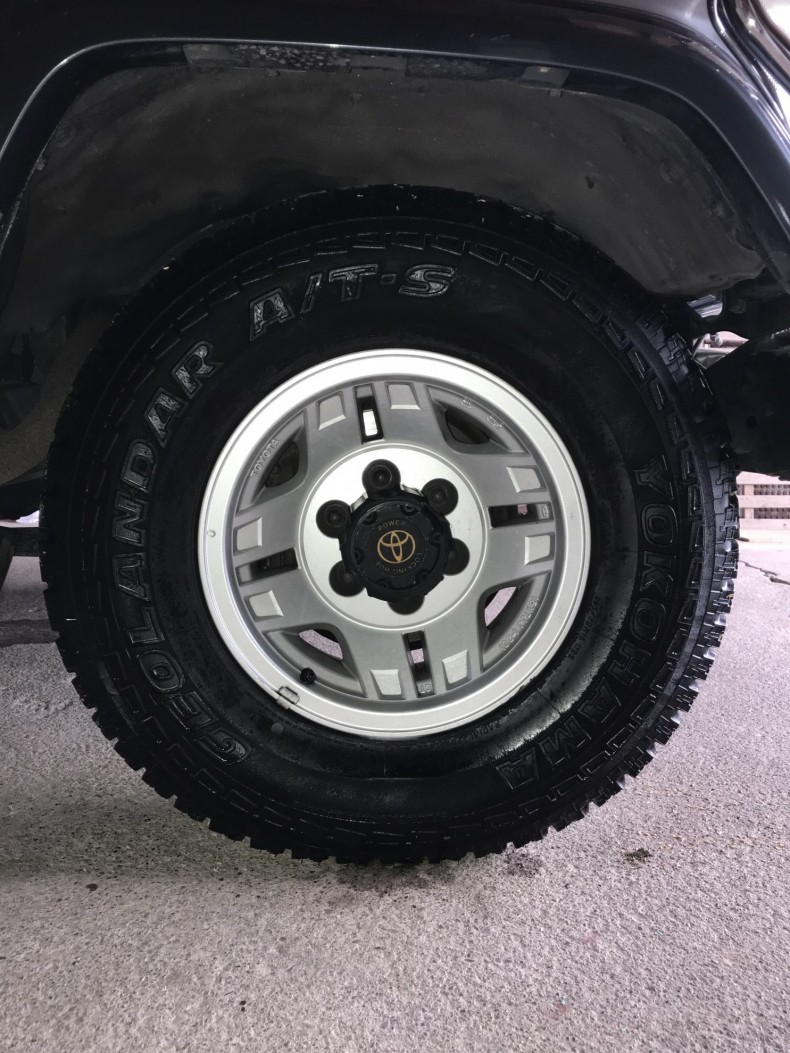 タイヤホイール前