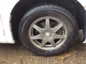 タイヤホイール前