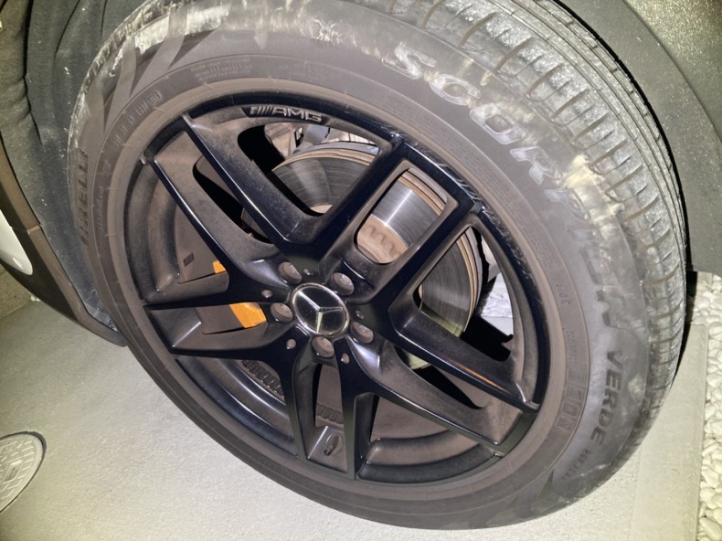 タイヤホイール前