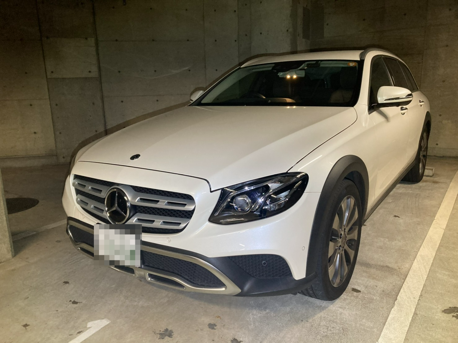 メルセデス・ベンツ　Ｅクラスオールテレインの車種サムネイル画像