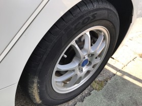 タイヤホイール前