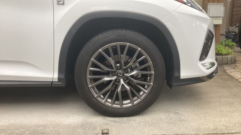 タイヤホイール前