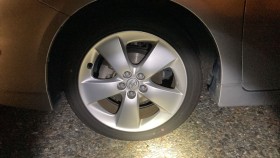 タイヤホイール前