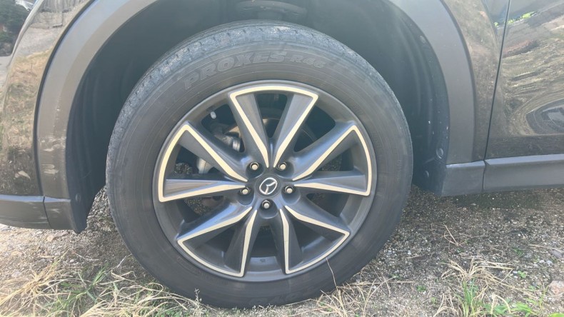 タイヤホイール前