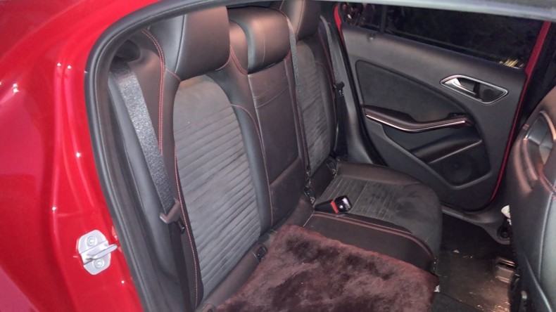 内装後方シート