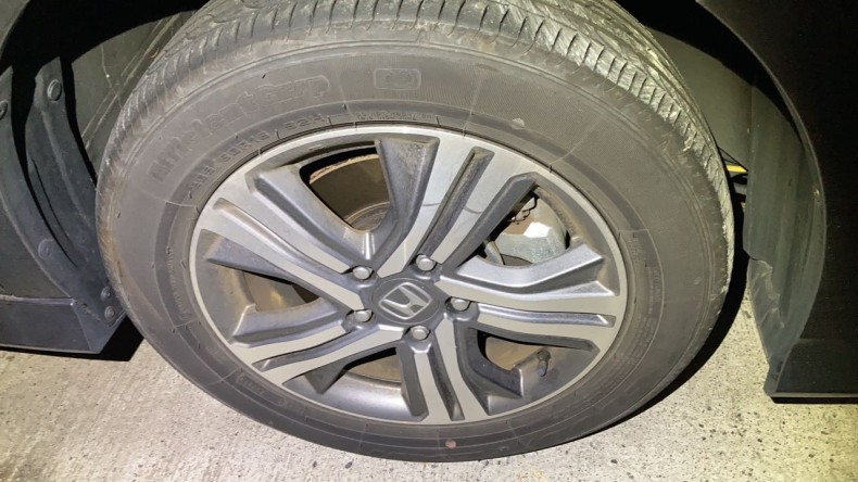 タイヤホイール前