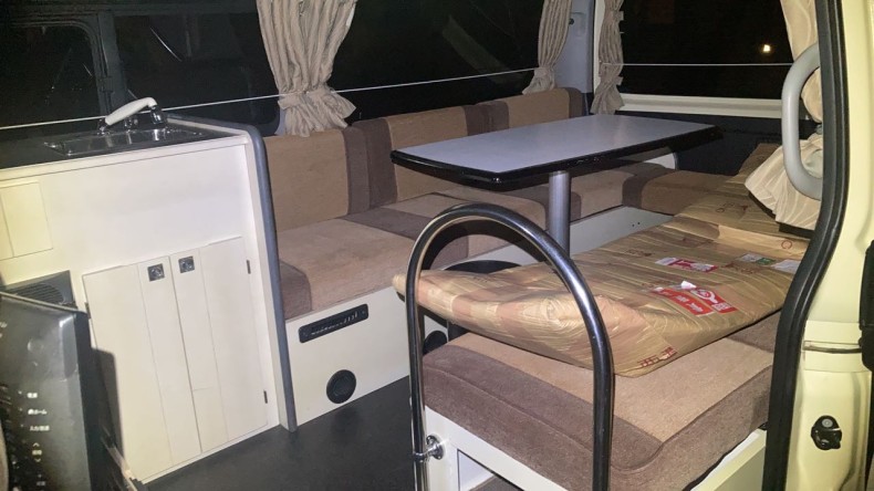 内装後方シート