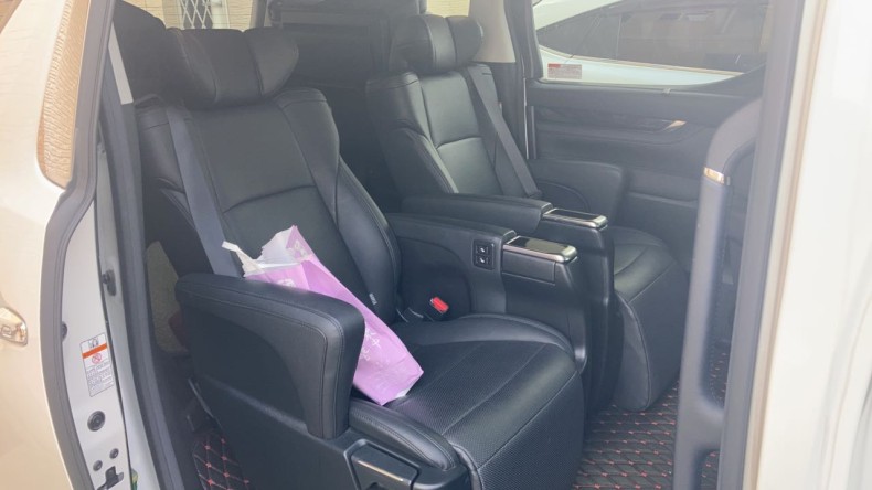 内装後方シート