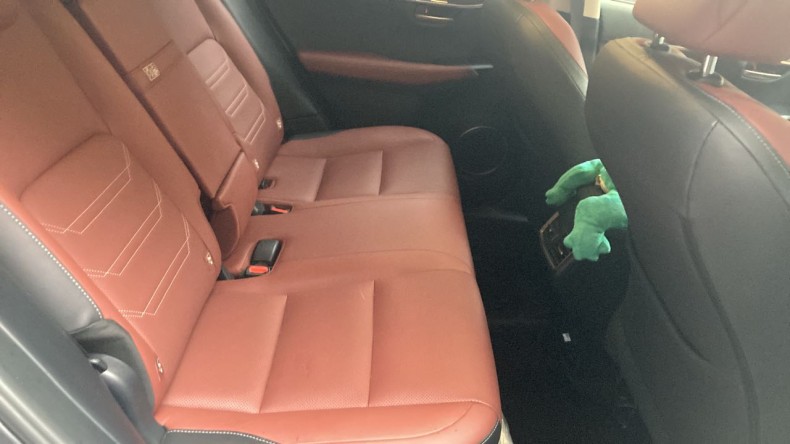 内装後方シート