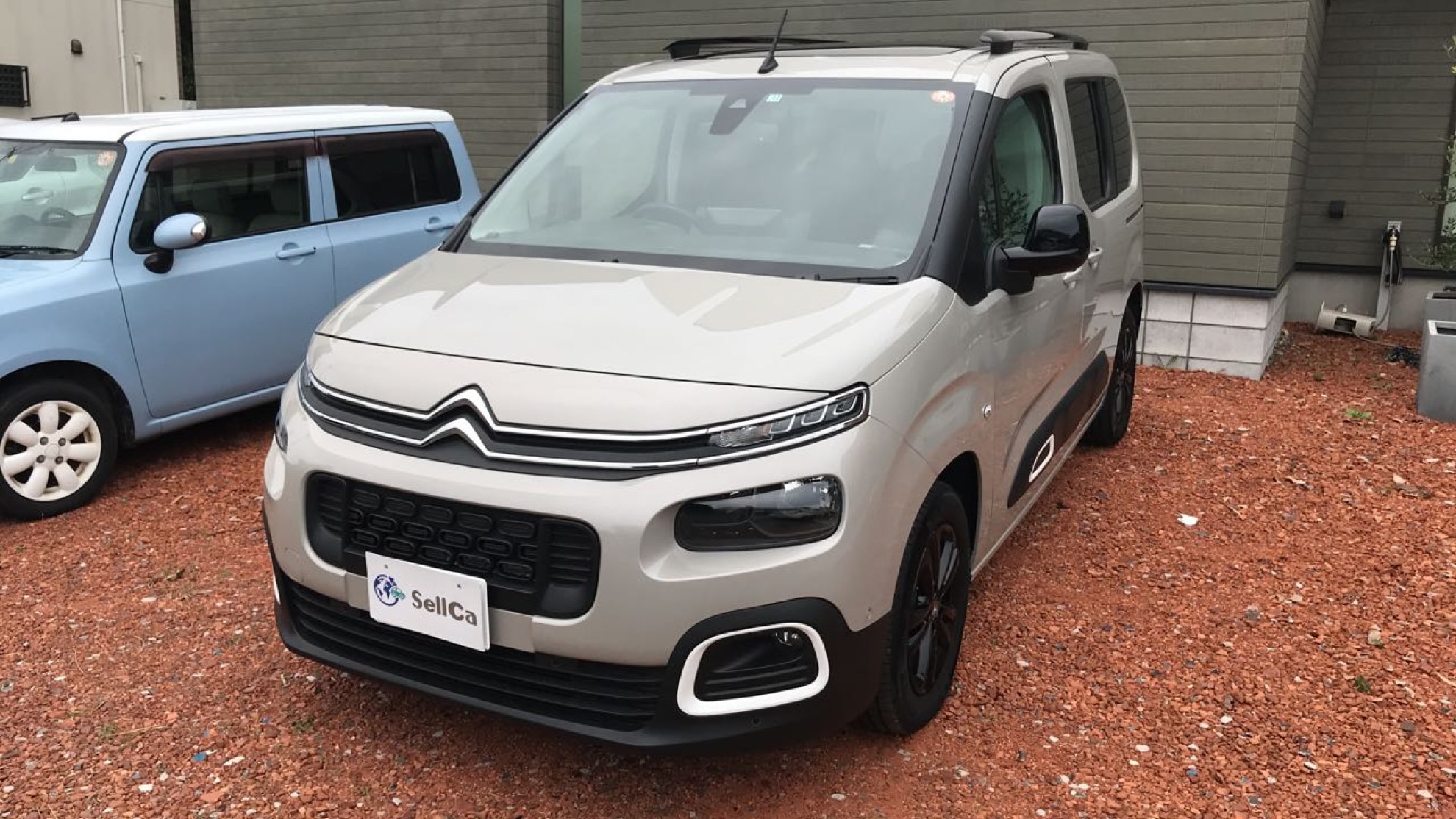 シトロエン　ベルランゴの車種サムネイル画像