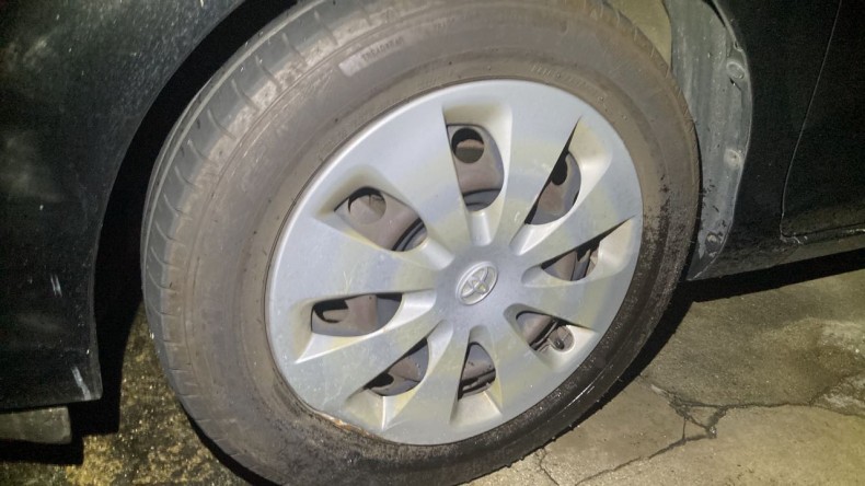 タイヤホイール前