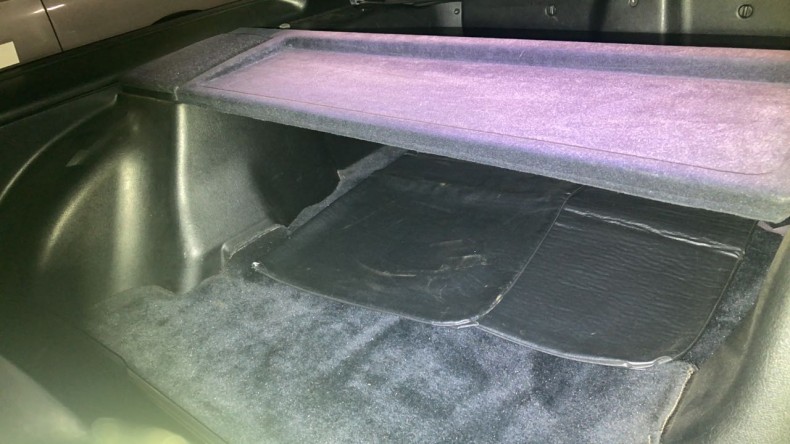 内装後方シート