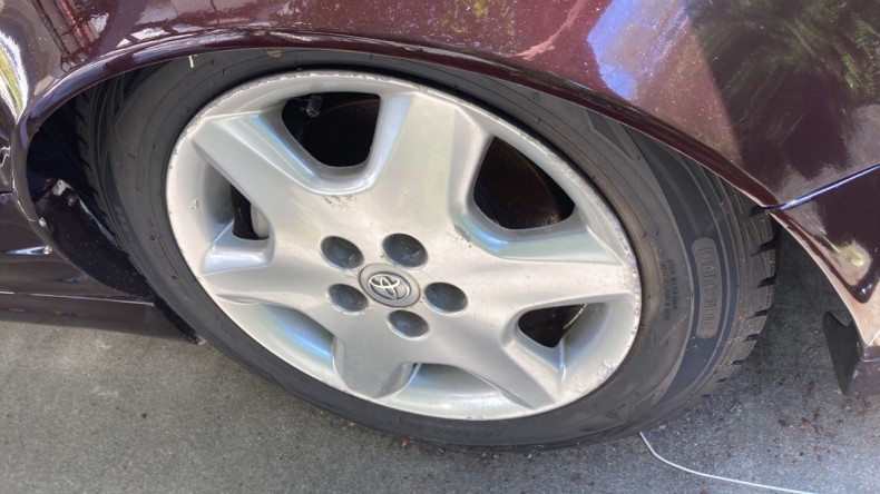 タイヤホイール前