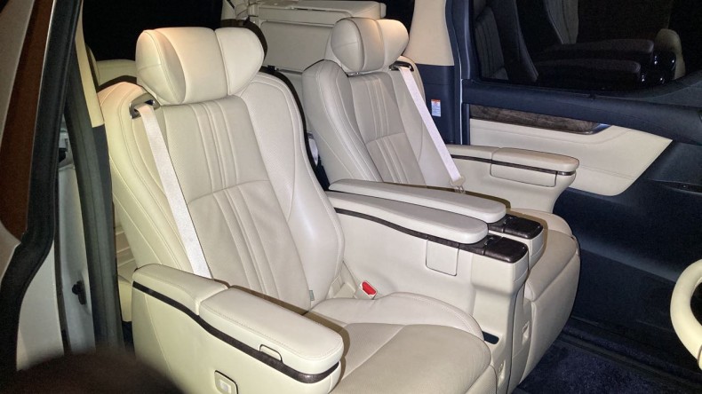 内装後方シート