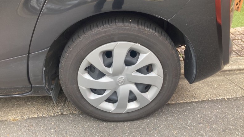 タイヤホイール前