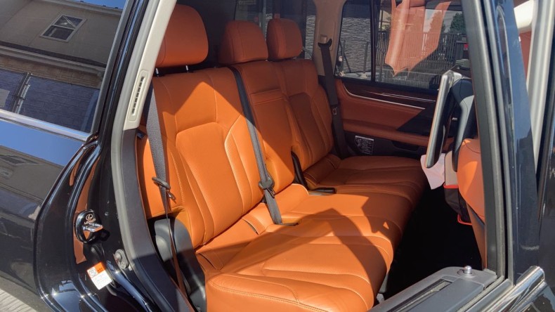 内装後方シート