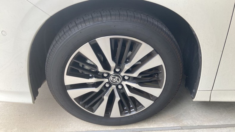 タイヤホイール前