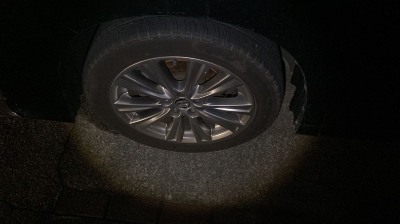 タイヤホイール前