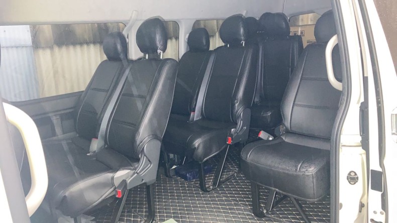 内装後方シート