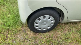 タイヤホイール前