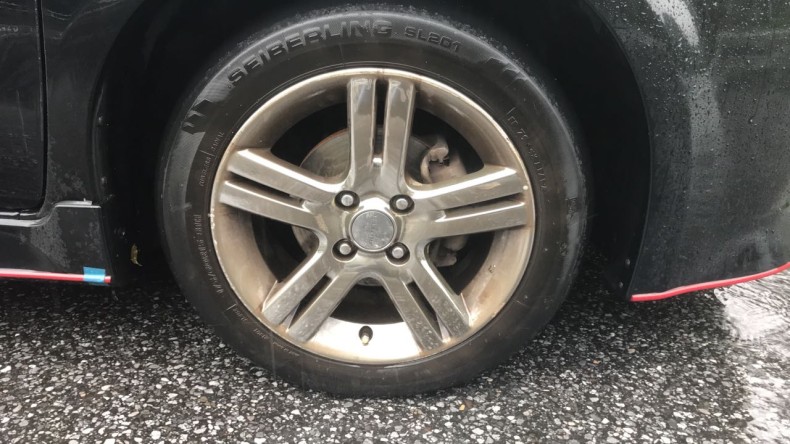 タイヤホイール前