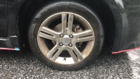 タイヤホイール前