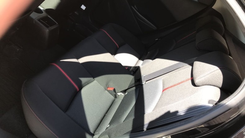 内装後方シート