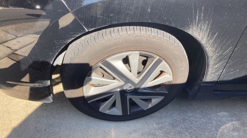 タイヤホイール前