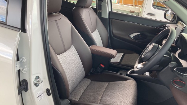 内装前方シート