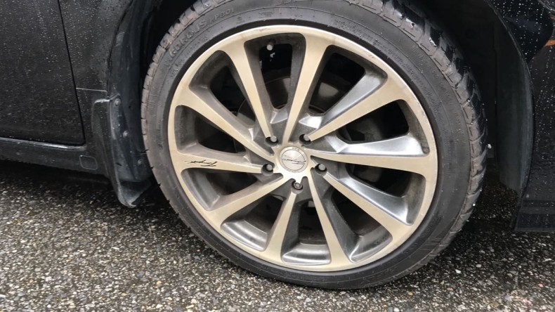 タイヤホイール前