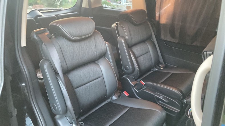 内装後方シート