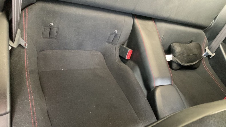 内装後方シート