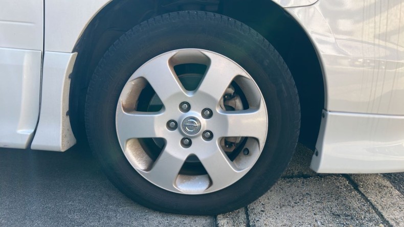 タイヤホイール前